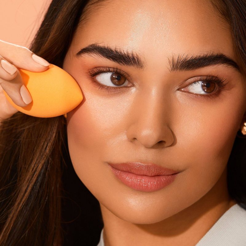 Real Techniques Miracle Complexion Makeup Sponge, 5 of 16