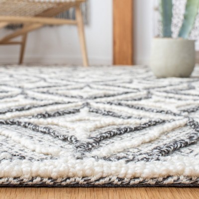 Elegant Trace 6' Hand-Tufted Black Wool Round Rug