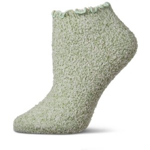 Memoi Women's Marshmallow Scalloped-Edge Ultra-Plush Low Cut Sock - 1 of 4