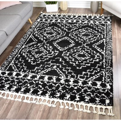 CosmoLux Black and White Shag Moroccan 5' x 7' Area Rug
