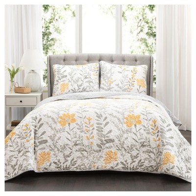 yellow quilt bedding