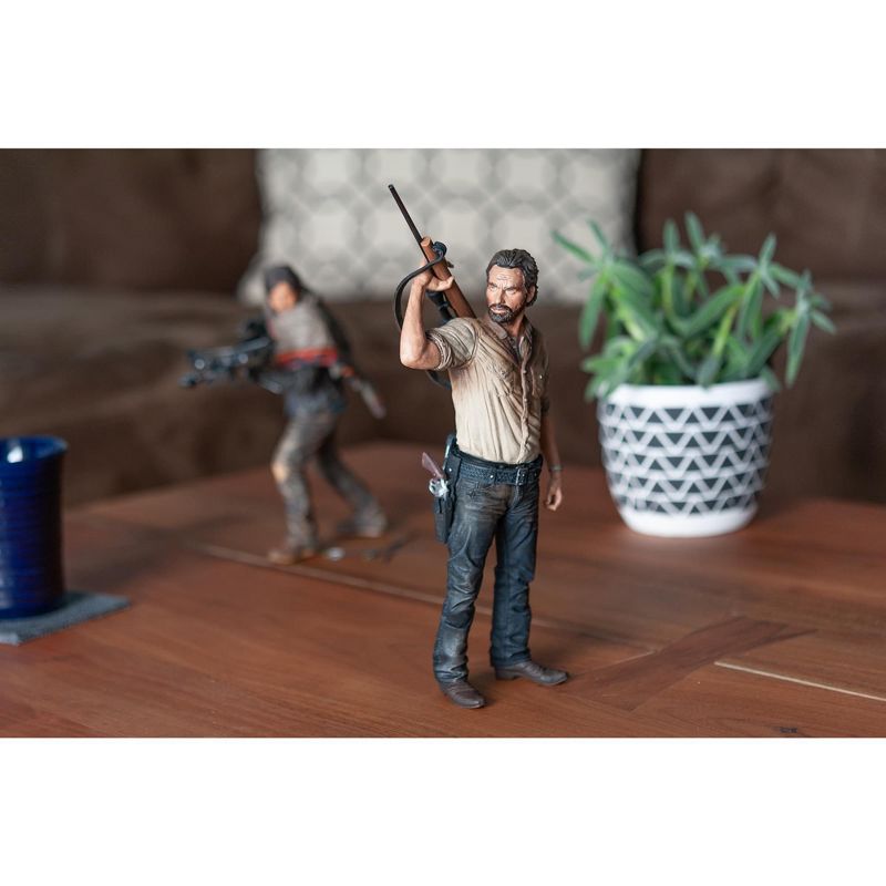 Mcfarlane Toys The Walking Dead Rick Grimes Deluxe Poseable Figure | Measures 10 Inches Tall, 5 of 8
