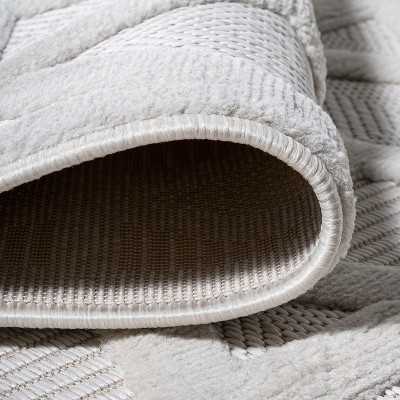 Ivory Geometric 4' x 6' Handmade Synthetic Indoor/Outdoor Rug