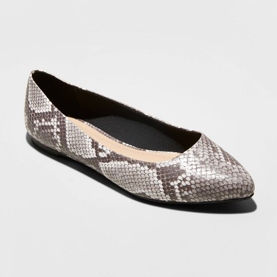 wide width women's flats