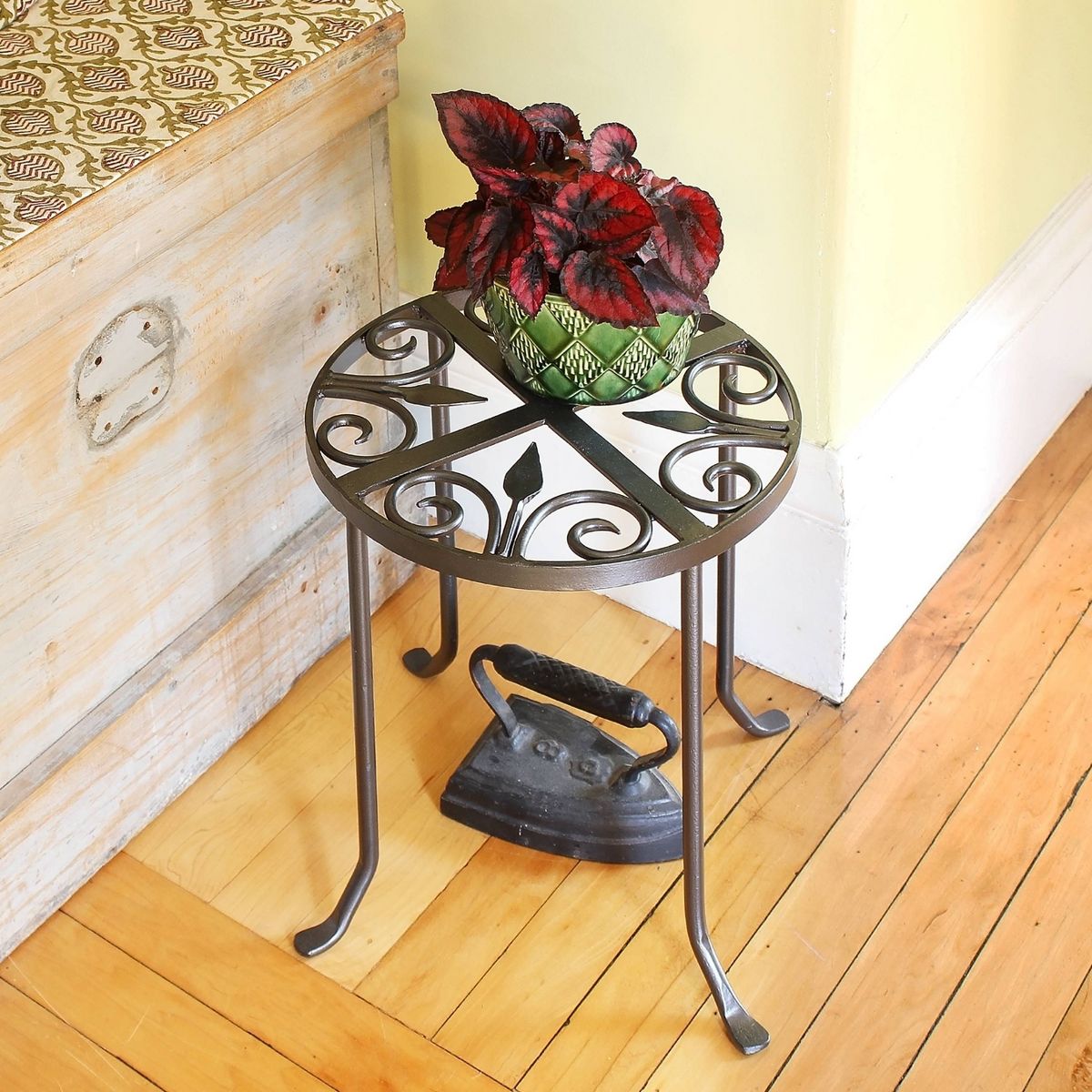 Trivet Iron Plant Stand Graphite Powder Coat Finish - Achla Designs - thumbnail 6