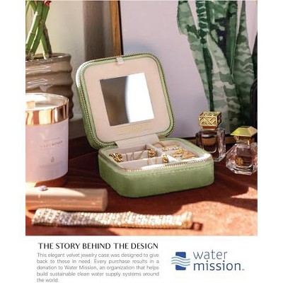 Mistletoe Green Velvet Travel Jewelry Box with Mirror