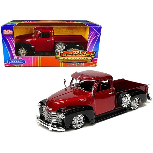  Chevrolet Pickup Truck Lowrider Rojo Metálico y Negro Dos tonos 