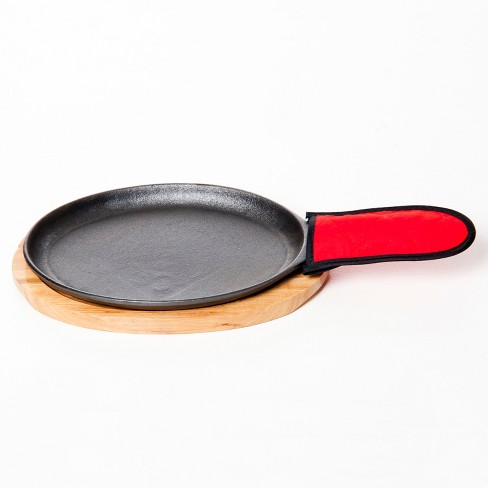 BASIC ESSENTIALS 2-Piece 7-in Cast Iron Fajita Pan in the Cooking