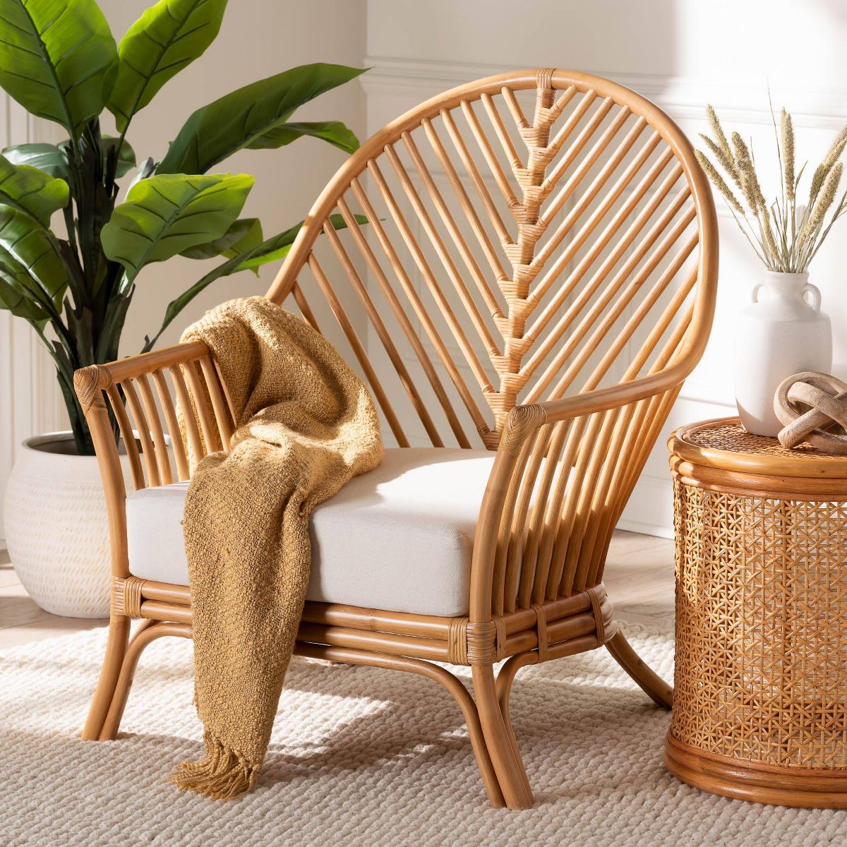 bali & pari Lisabon Rattan Arm Chair Light Honey