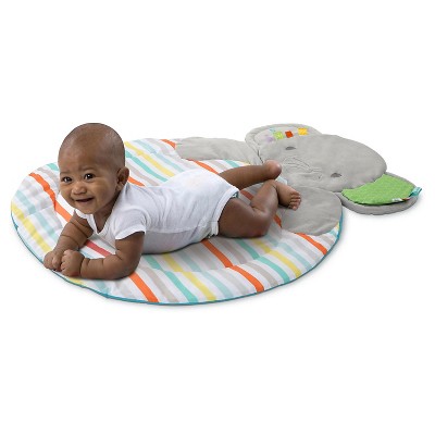 bright starts hug and cuddle