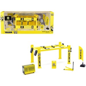 "Mooneyes" Garage Tools Set of 5 pieces with Stickers for 1/64 Model Cars by Tarmac Works - 1 of 3