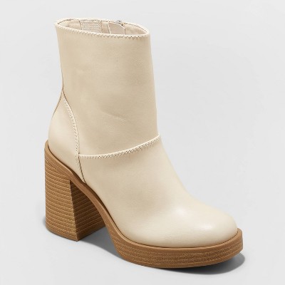 Women's Olly Platform Boots - Universal Thread™