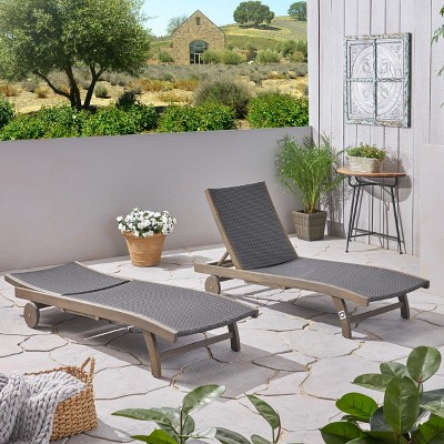Gray Wicker and Acacia Wood Chaise Lounge Set with Pull-Out Tray