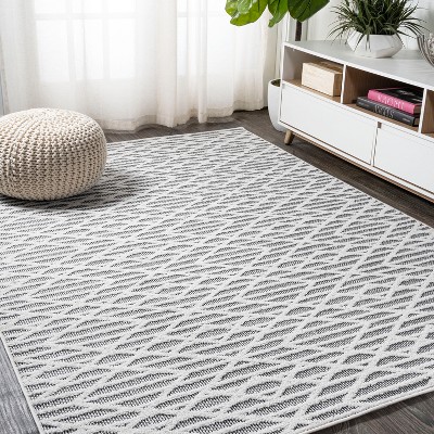 Ivory Diamond Easy-Care Synthetic 8' x 10' Indoor/Outdoor Rug