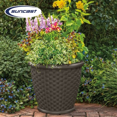 Suncast Sonora 22 Inch Resin Wicker Decorative Garden Flower Planter - Thumbnail 2