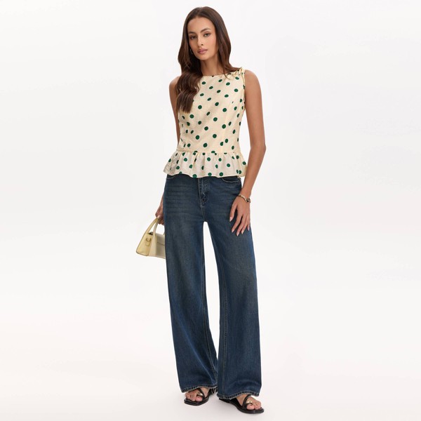 Top de cuello barco con volante en el dobladillo para mujer - A New Day™ Lunares beige claro 3
