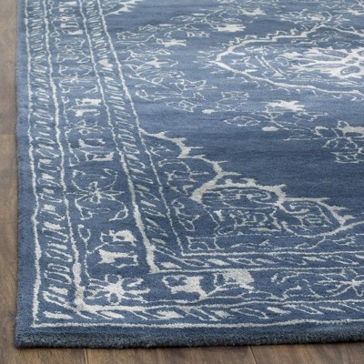 Elegant Blue Woolen Bliss 4' x 6' Hand-Tufted Area Rug