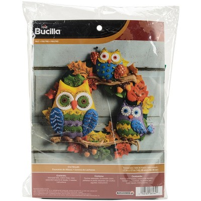 Bucilla Felt Wreath Applique Kit 17" Round-Owl