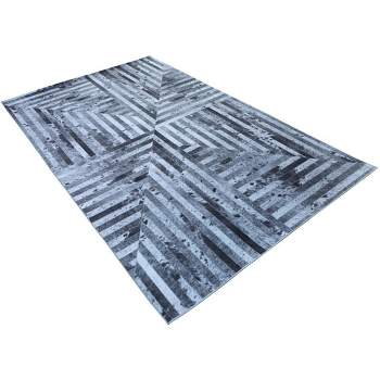 Walk on Me Faux Cowhide Caught in the Crosshairs Loomed Area Rug
