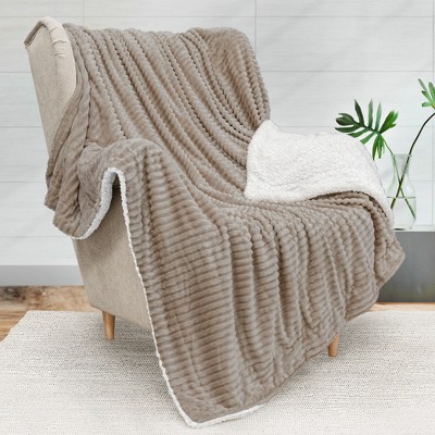 Pavilia Fluffy Faux Fur Reversible Throw Blanket For Bed, Sofa, And ...