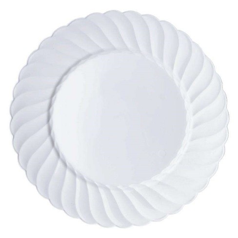 White disposable dinner outlet plates