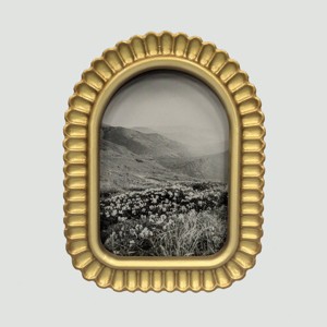 Harbortown 5"x7" Petal Arched Table Picture Frame Gold - 1 of 4