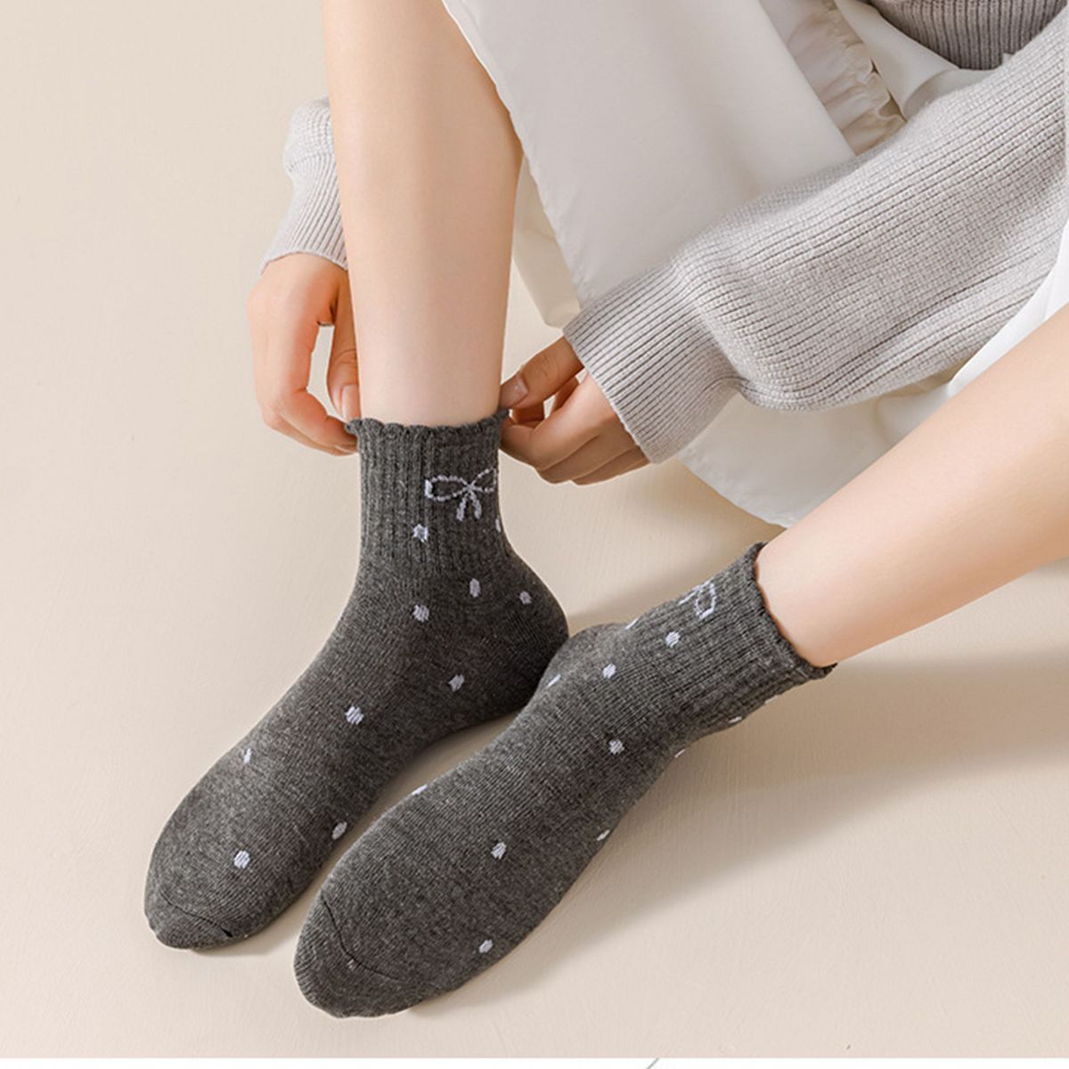 Anna-Kaci Women's Soft Cotton Ankle Socks with Bow Embroidery Polka Dot Design 4 Pairs - thumbnail 3