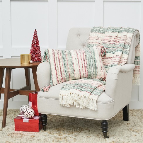 Cozy Christmas Throw Pillows for a Festive Home