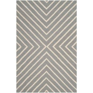 Safavieh Kids Pattern SFK920 Hand Tufted Indoor Rugs - Safavieh - 1 of 4