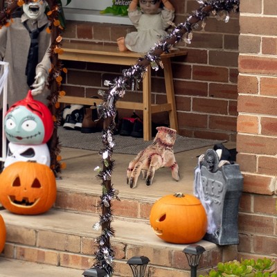 Northlight Animated and Musical Severed Hand Halloween Decoration - 9.25"
