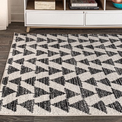 Aisha Black and Cream Geometric 8' x 10' Area Rug