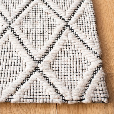 Handwoven Elegance Black Geometric Wool Area Rug 8' x 10'
