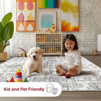 Deedra Modern Abstract Gray 32" Non-Slip Area Rug