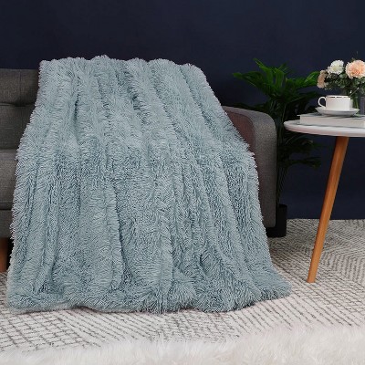 1 Pc 50" x 60" Faux Fur Long Shaggy Bed Blankets Pale Gray  - PiccoCasa