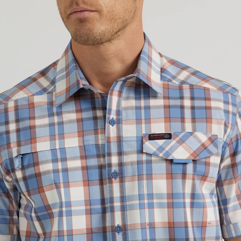 Wrangler Men&#39;s ATG Short Sleeve Button-Down Shirt, 3 of 7