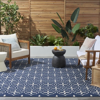 Navy and White Moroccan Trellis Synthetic Outdoor Rug, 5' x 7'