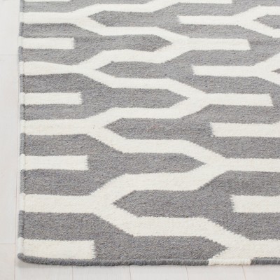Ivory and Silver Geometric Wool 6' x 9' Area Rug