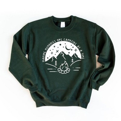 Simply Sage Market Women's Graphic Sweatshirt Making Memories Campfire Night