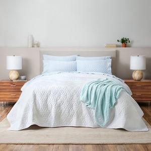 GAIAM Microfiber Quilt - 1 of 4