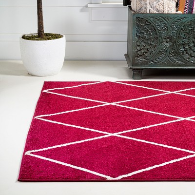 Red Diamond Trellis 4' x 6' Synthetic Area Rug
