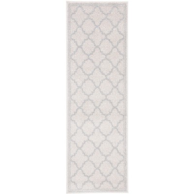beige/light grey