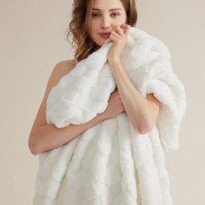 Bedsure | Cute Soft Cozy Checkered Throw Blanket for Couch - 1 of 4