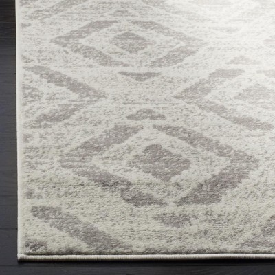 Skyler 5'1" x 7'6" Gray Synthetic Medallion Area Rug