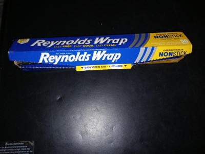 Reynolds Wrap Everyday Strength Non-Stick Aluminum Foil, 150 Square Feet 