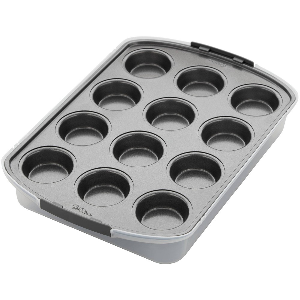 Wilton Ultra Bake Professional Cupcake Pan with Lid