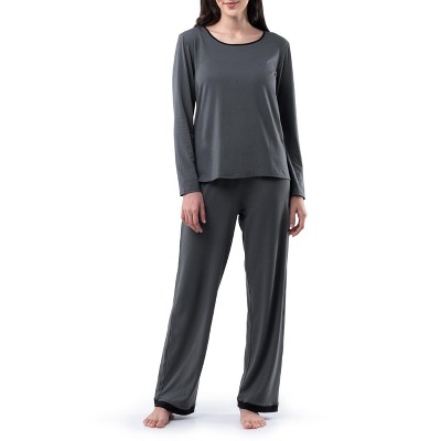 Fruit Of The Loom Women's And Women's Plus Long Sleeve Pajama Set -  Monument Small : Target