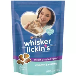 Purina Whisker Lickin's Chicken & Seafood Flavors Crunchy Cat Treats - 6.5oz