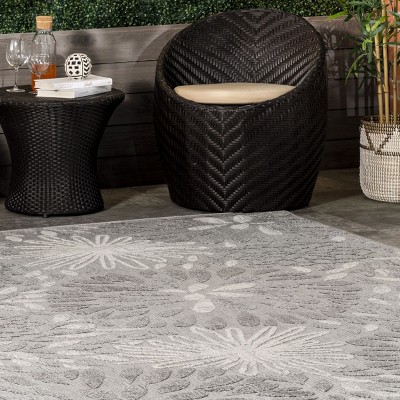 Light Grey Floral Synthetic 5' x 8' Easy-Care Outdoor Rug