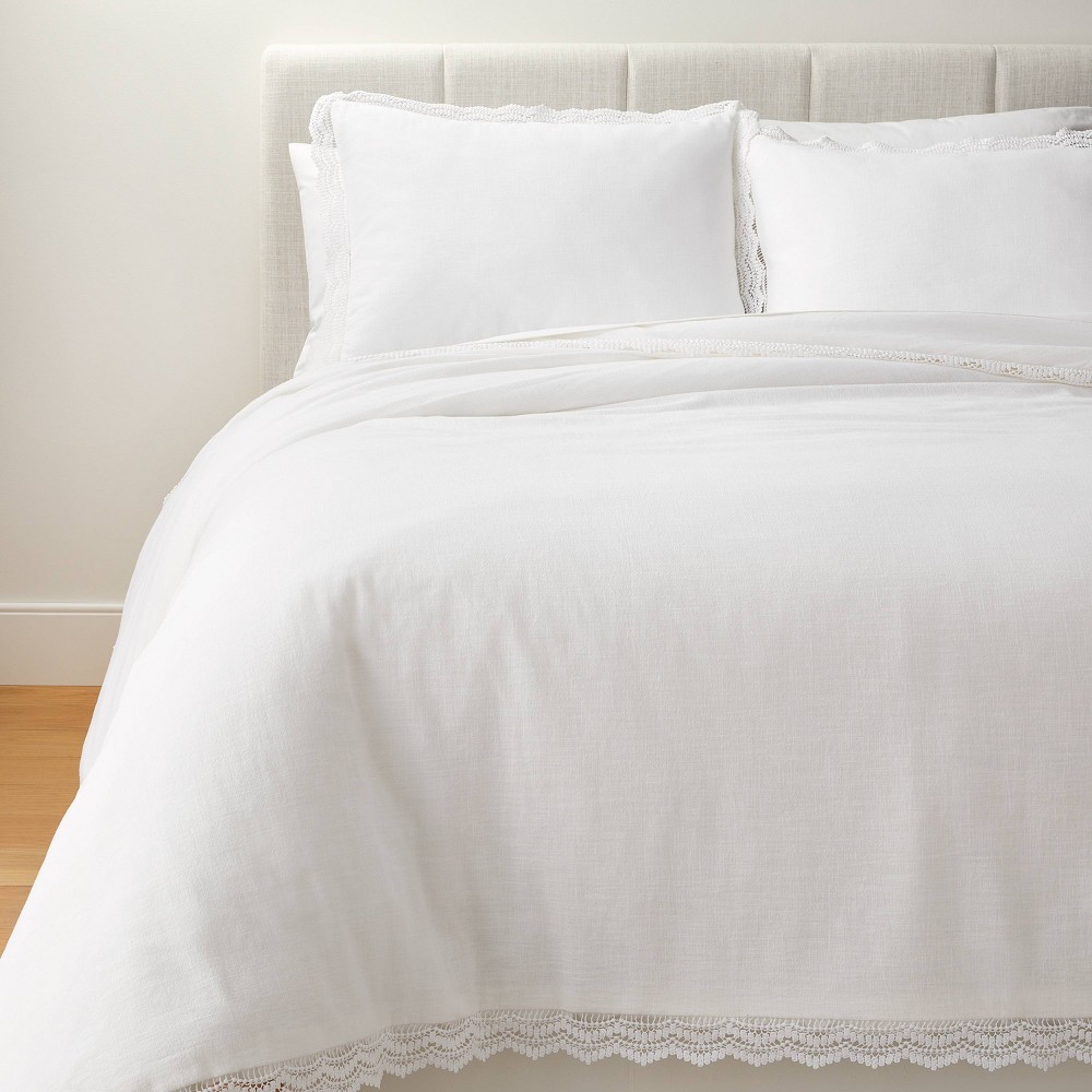 Get the California King Lace Border Cotton Slub Duvet & Sham Set White