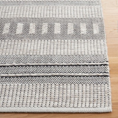 Handmade Natura Wool Area Rug - 3' x 5', Black and Grey